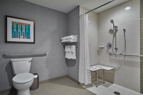 Ένα μπάνιο στο Hyatt Place Eugene/Oakway Center