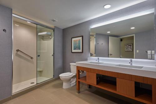 Koupelna v ubytování Hyatt Place Eugene/Oakway Center