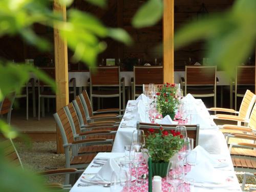 Steinschalerhofにあるレストランまたは飲食店
