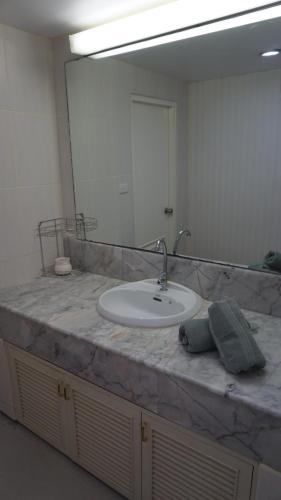Bathroom sa VIP Condochain Rayong 427