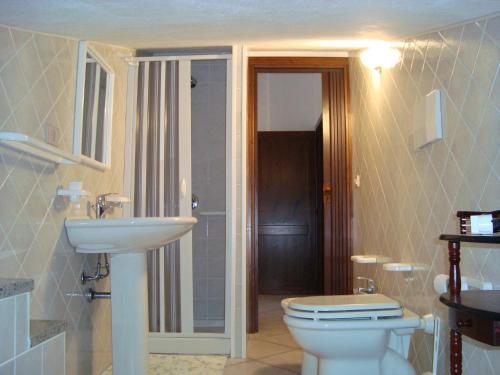 Kylpyhuone majoituspaikassa Solmar