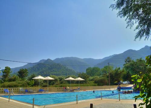 Gallery image of Maranton Beach Hotel in Koinyra