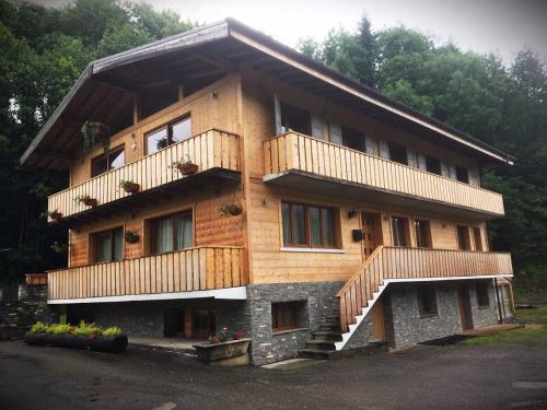 Chalet Marmotte M3 garden apartment for 8