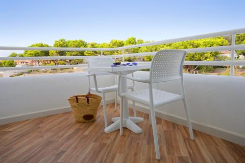 FERGUS Style Cala Blanca Suites