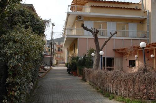 Gallery image of DIMITRA G TOLO APARTMENTs in Tolo