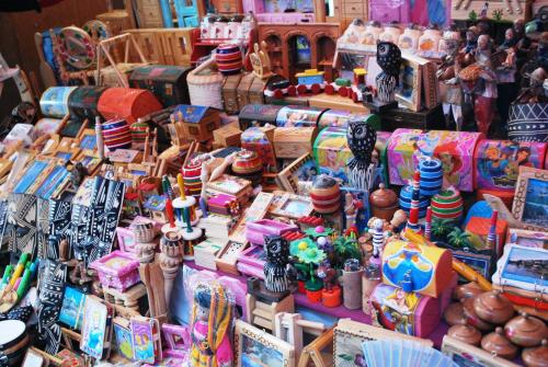 a display of toys and souvenirs at a market at Motel California in Jiutepec