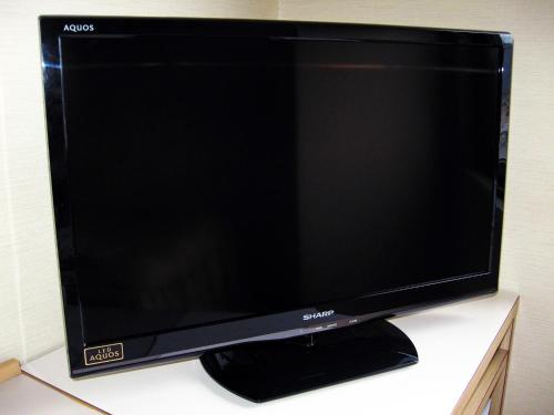 a sony computer monitor sitting on a desk at Hotel Pearl City Tendo in Tendo