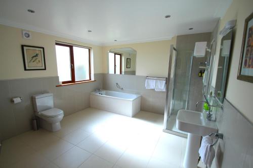 Koupelna v ubytování Island View Luxury Apartment
