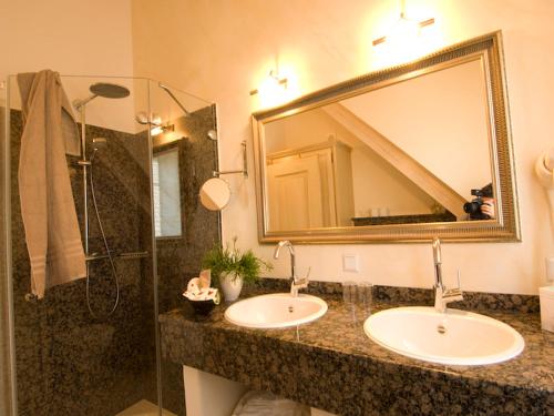 Un baño de Hotel Hirschen Horn