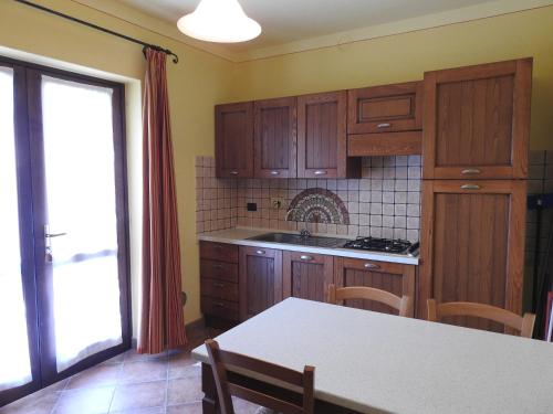 Η κουζίνα ή μικρή κουζίνα στο Agriturismo L'Ciabot