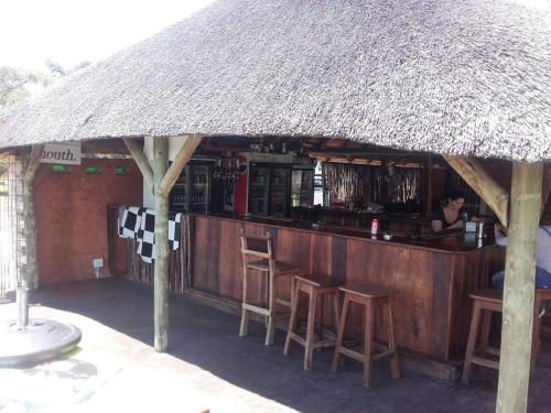 Lounge atau bar di Camp Hogo Kavango