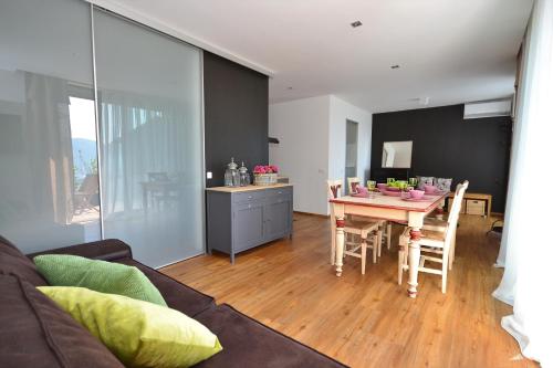 Una cocina o zona de cocina en Apartmaji 43