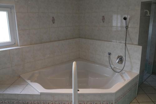 Salle de bains dans l'établissement Adler Post