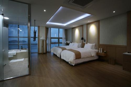 Gallery image of Benikea Hotel Yeosu in Yeosu