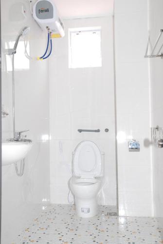 Phòng tắm tại Quynh Yen Hotel