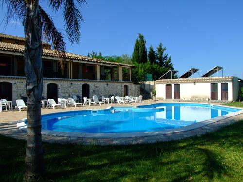 La alberca dentro o cerca de Agriturismo Le Chiuse