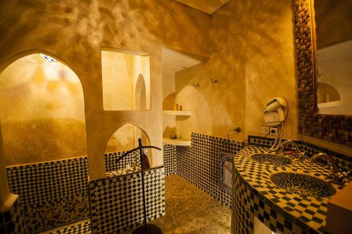 Koupelna v ubytování Riad De Vinci & SPA