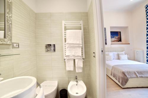 Ванна кімната в Coladir Guest House