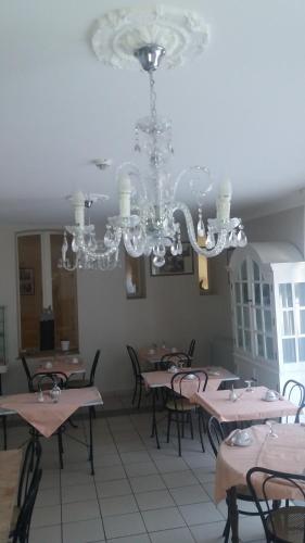 Restaurace v ubytování Logis Hôtel & Restaurant du Chemin des Dames