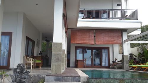 Πισίνα στο ή κοντά στο Amed Beach Villa
