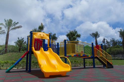 Zona de juegos infantil en 墾丁椰林 海灘文旅