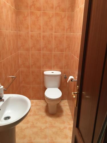 A bathroom at Ático Nuevo con vistas