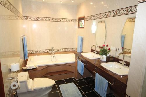 Koupelna v ubytování Villa Pimlada
