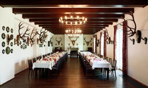 En restaurant eller et andet spisested på Hubertus Hof Landhotel