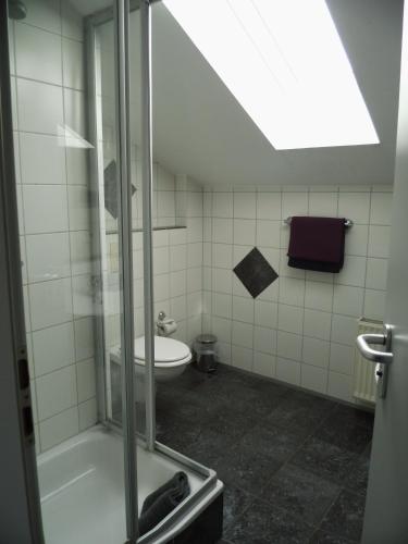 Un baño de Hotel Come In