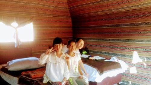 Clientes alojados en Beyond Wadi Rum Camp