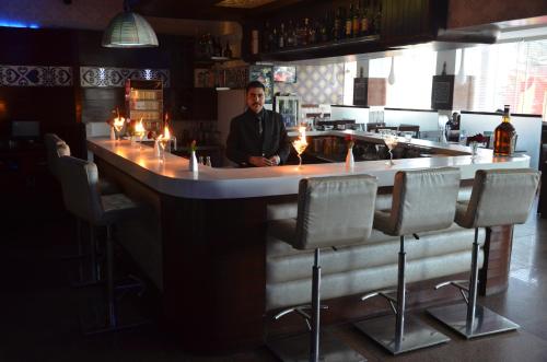 Hotel K.C.Cross Road – Photos 3