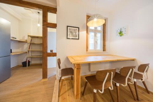 Кухня или мини-кухня в Design Apartments - "Potsdam City", 18
