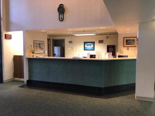 Ο χώρος του λόμπι ή της ρεσεψιόν στο Econo Lodge Inn & Suites Oconto