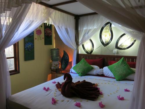 Gallery image of Pt putra momongan menyelam scuba in Amed