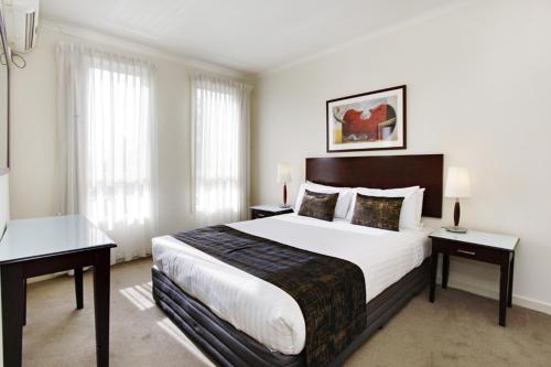 Comfort Apartments Royal Gardens Image