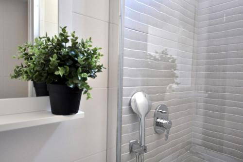 Koupelna v ubytování Zahira Suites