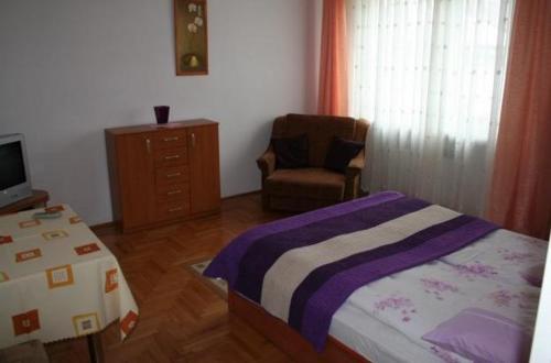 Una cama o camas en una habitación de OW Polkard