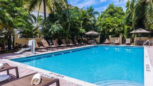Bazén v ubytovaní Hyatt Place Fort Lauderdale Cruise Port & Convention Center alebo v jeho blízkosti