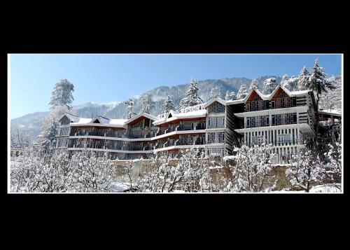 Nespecifikovaný výhled na hory nebo výhled na hory při pohledu z hotelu