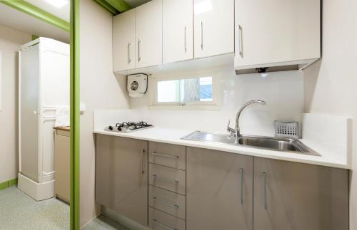 Küche/Küchenzeile in der Unterkunft Camping Platja Cambrils