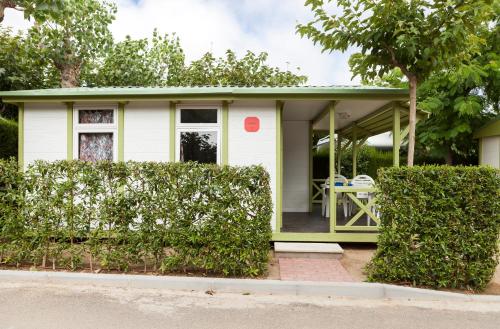 Ein Garten an der Unterkunft Camping Platja Cambrils