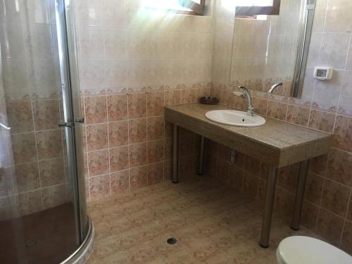 A bathroom at Hotel Gloria Palace Diplomat