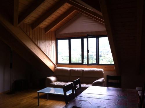 Χώρος καθιστικού στο Ático Balcon De Jaca II