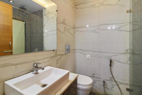 Bathroom sa Hotel Shalimar Palace