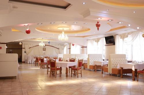 Restaurace v ubytování Hotel Smaragd