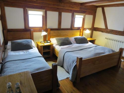 Una cama o camas en una habitación de The Blue Beetroot
