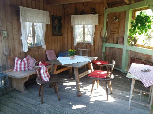 Dining area sa guest house