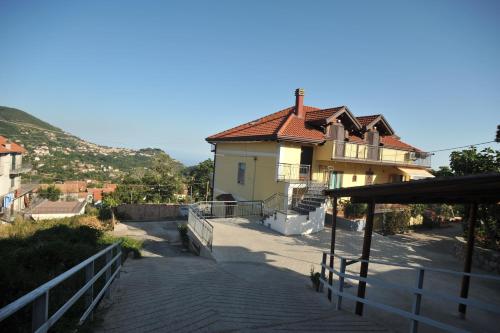 Nespecifikovaný výhled na hory nebo výhled na hory při pohledu z bed and breakfast
