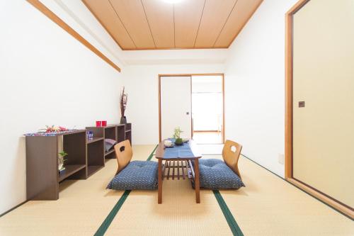 Μια τηλεόραση ή/και κέντρο ψυχαγωγίας στο Awaji Central Room NC03