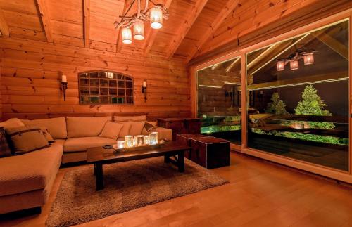 Fotografie z fotogalerie ubytování Aelia Hospitality Parnassus v destinaci Eptalofos